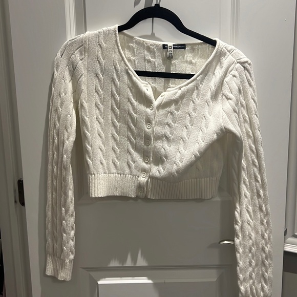 Brandy Melville Sweaters - Brandy Melville knit cardigan